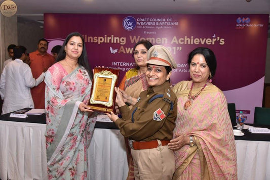 MRINALIKA IS AWARDED INSPIRING WOMENS ACHIEVER'S AWARD ON WOMENS DAY!!