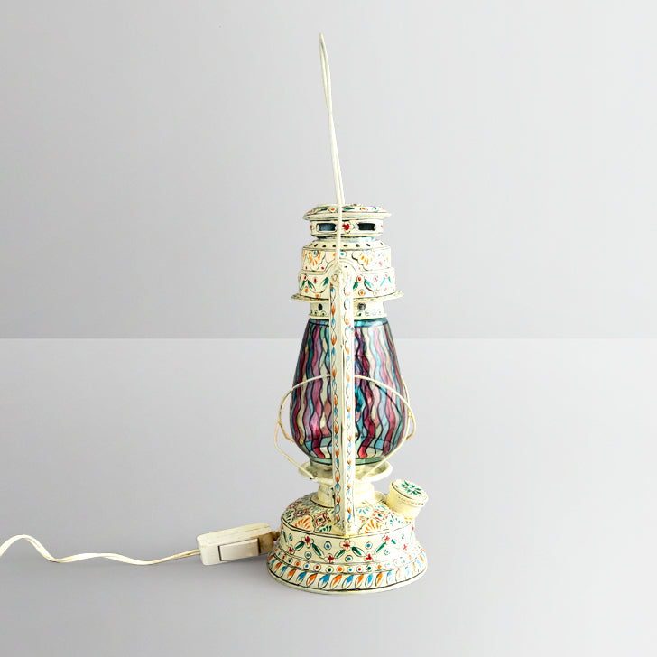 Hand Painted Hurrican Lantern with Bulb : White